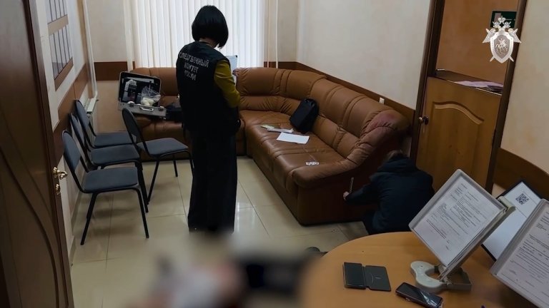 Желающую подать на развод женщину убил муж прямо в ЗАГСе в Саянске